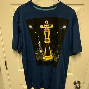LeBron James King shirt XL